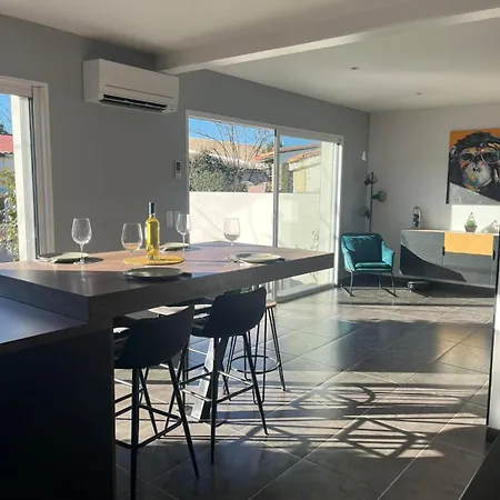 Maison Moderne De 100m2 Avec Jardin 别墅 *