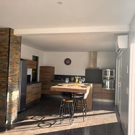 Maison Moderne De 100m2 Avec Jardin 别墅 *