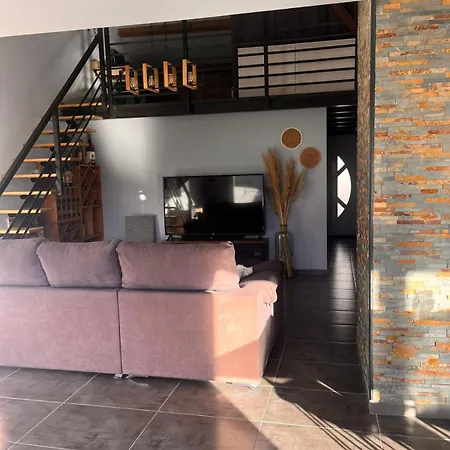 Riboleys - Maison De 100m2 Avec Jardin Vila Vias