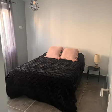 Riboleys - Maison De 100m2 Avec Jardin Vila